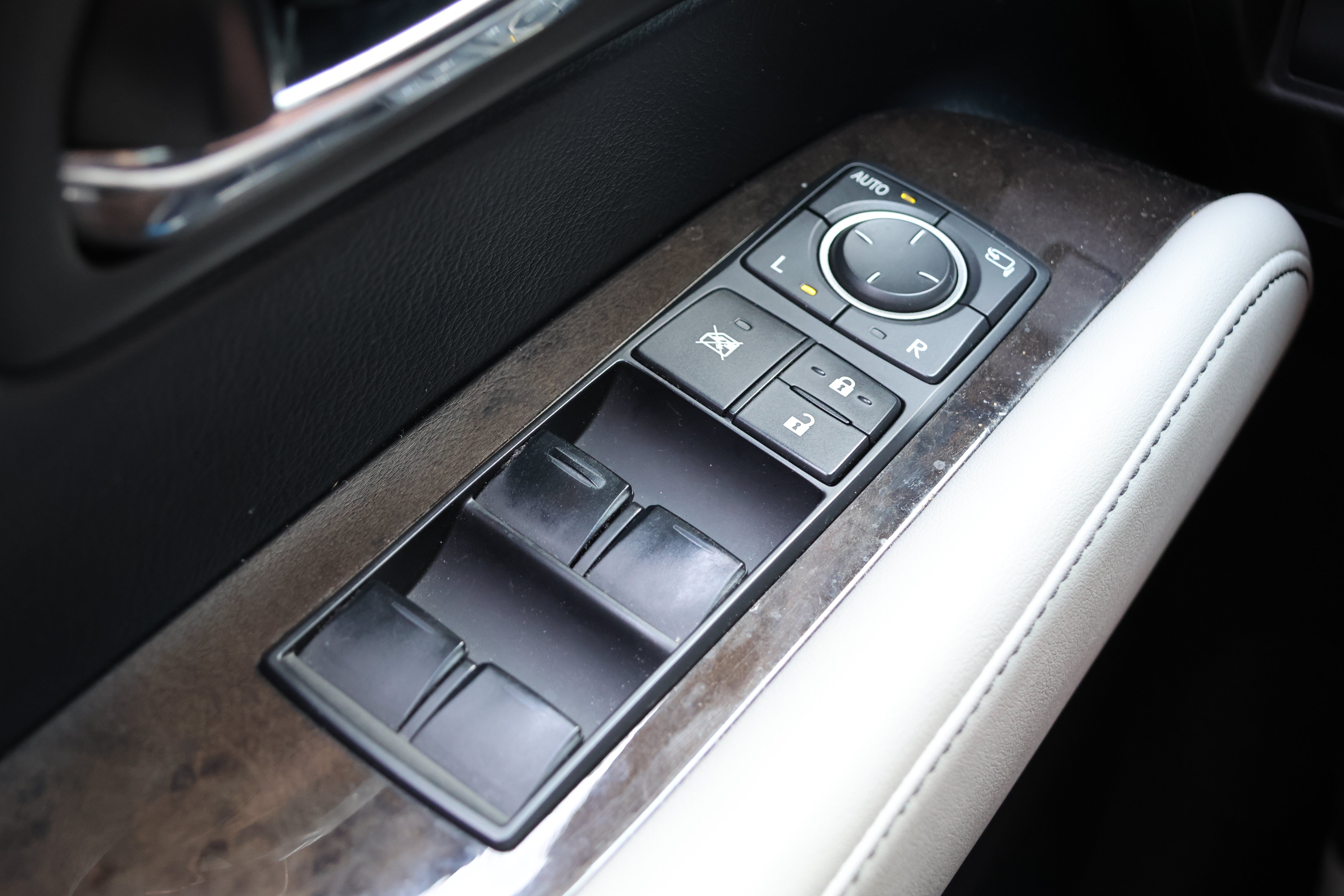 Used 2013 Lexus RX 450h FWD w/ Navigation Pkg image 14