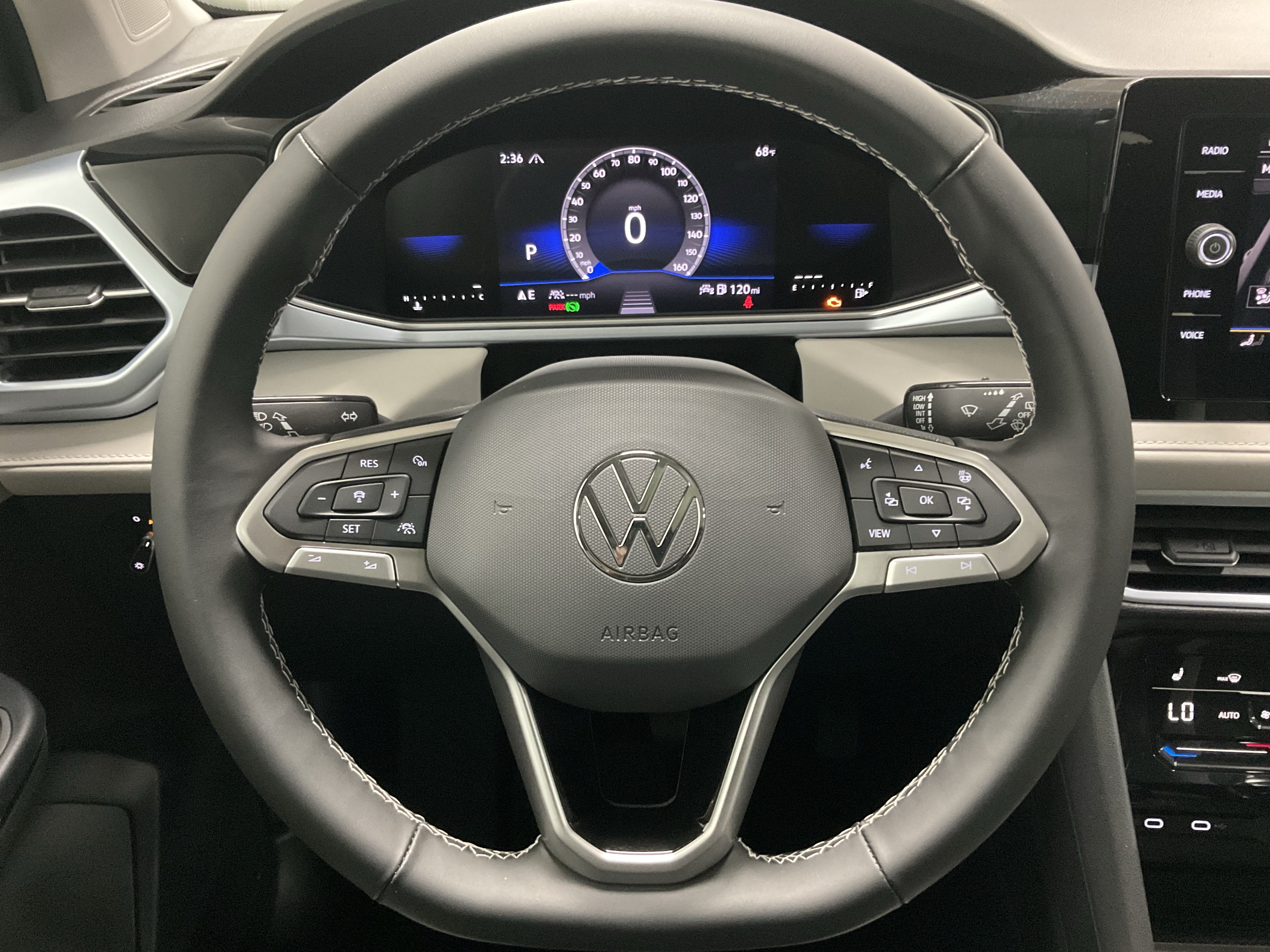 New 2026 Volkswagen Taos SE AWD/4WD image 14