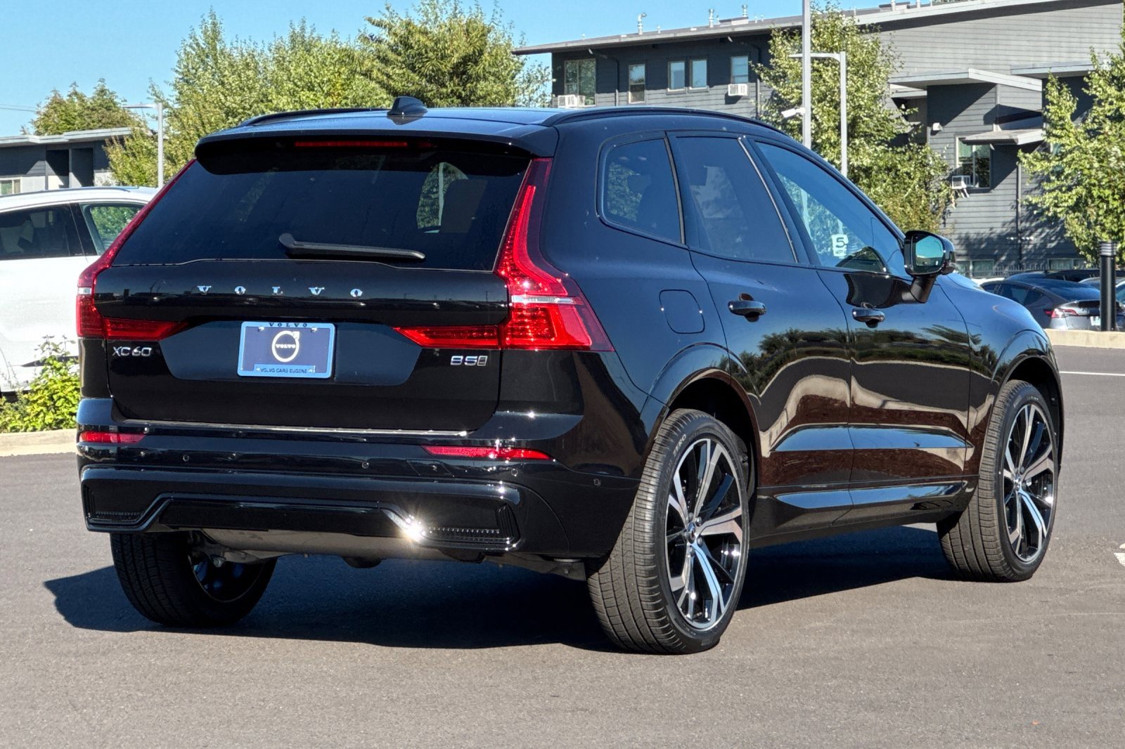 New 2025 Volvo XC60 B5 Ultra w/ Protection Package Premier image 3