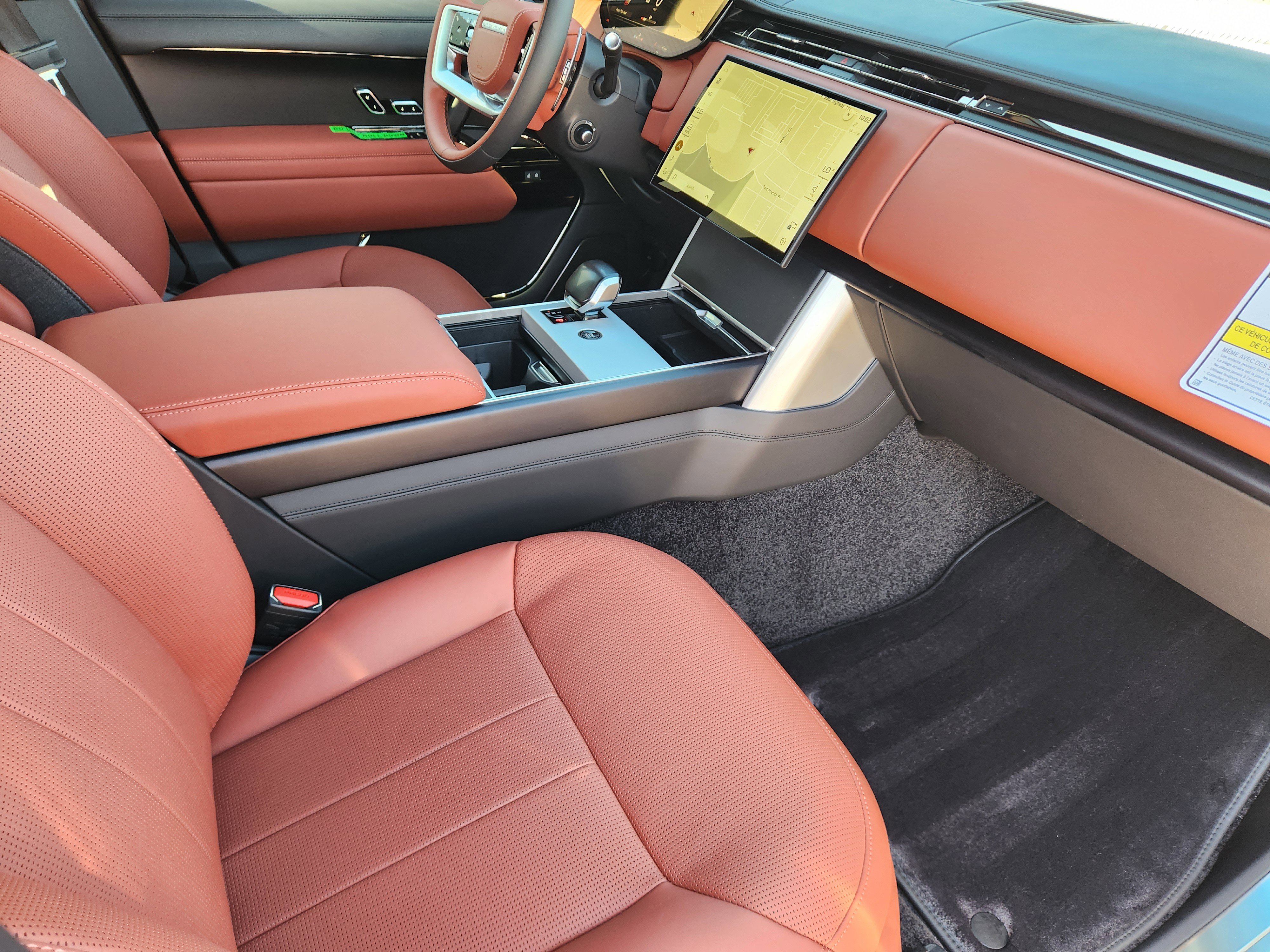 New 2025 Land Rover Range Rover SV image 15