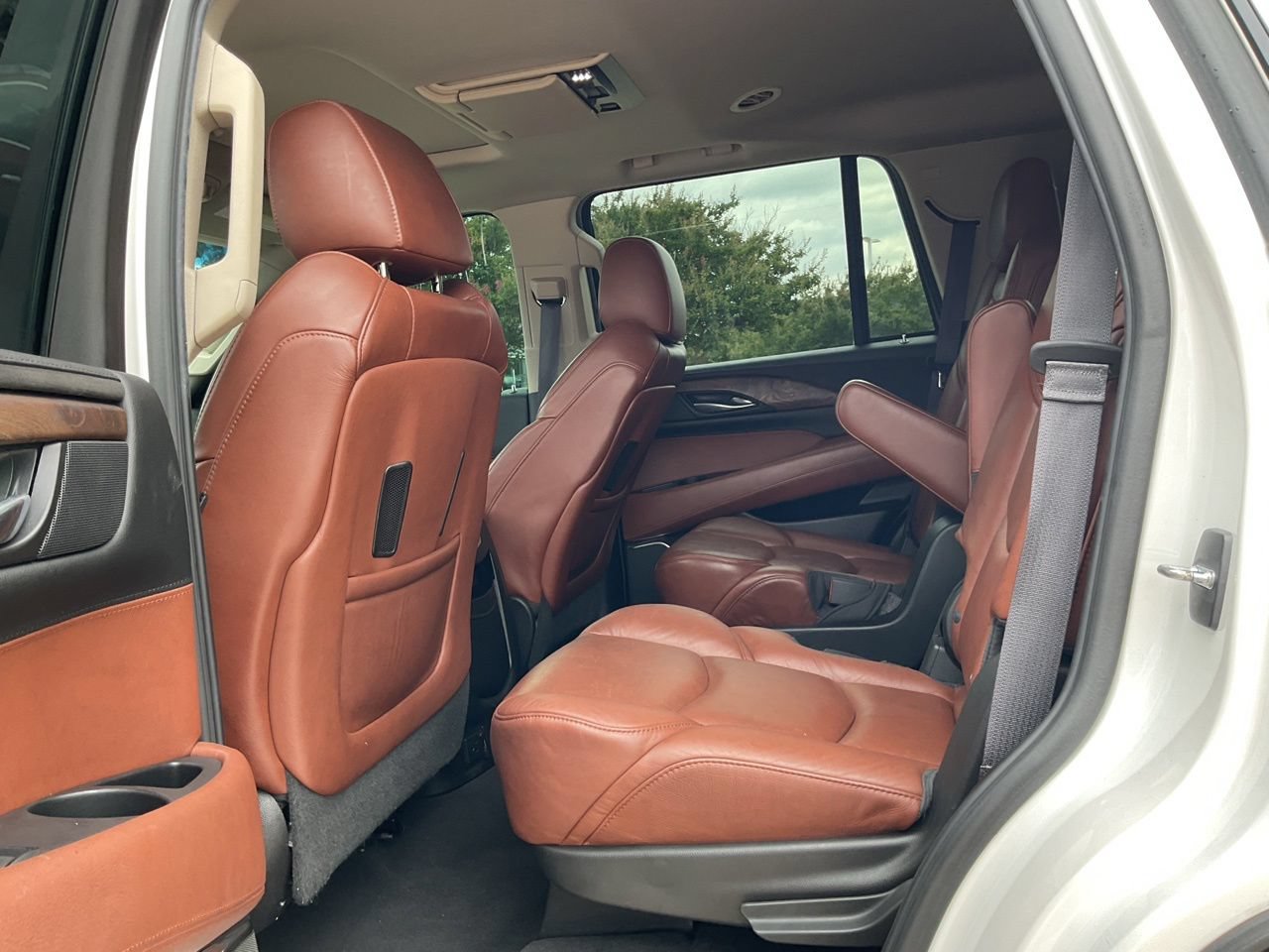 Used 2017 Cadillac Escalade Premium Luxury AWD/4WD image 10