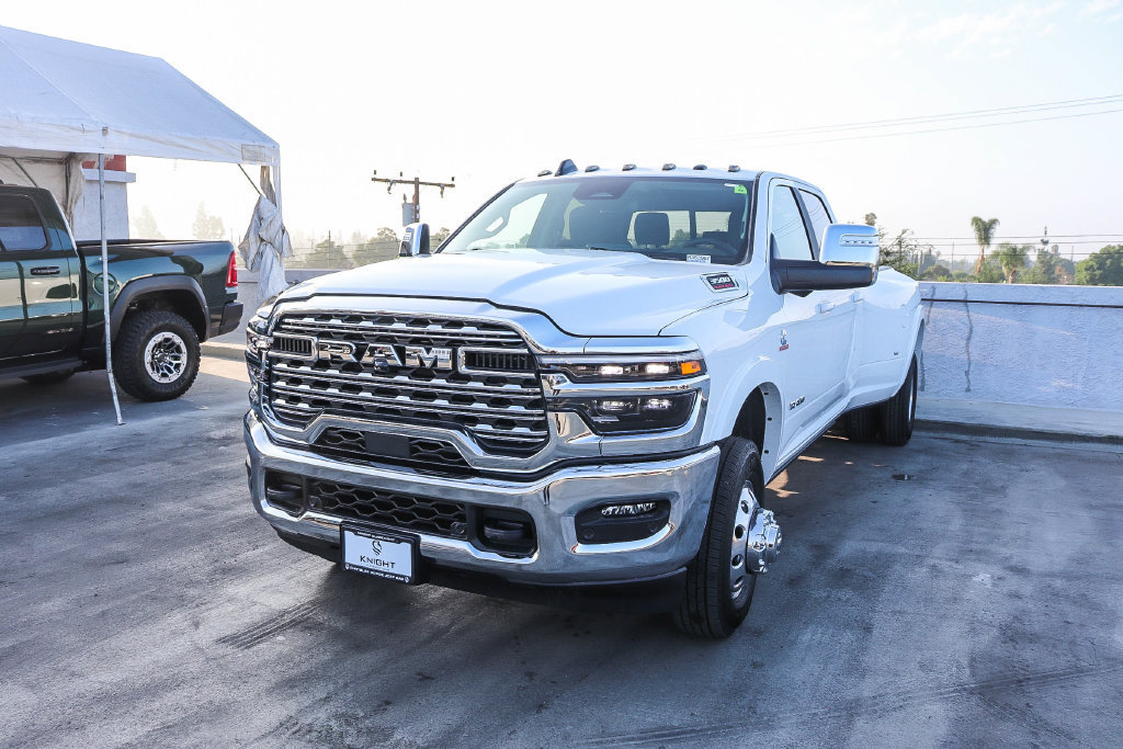 New 2026 RAM 3500 Limited AWD/4WD image 4