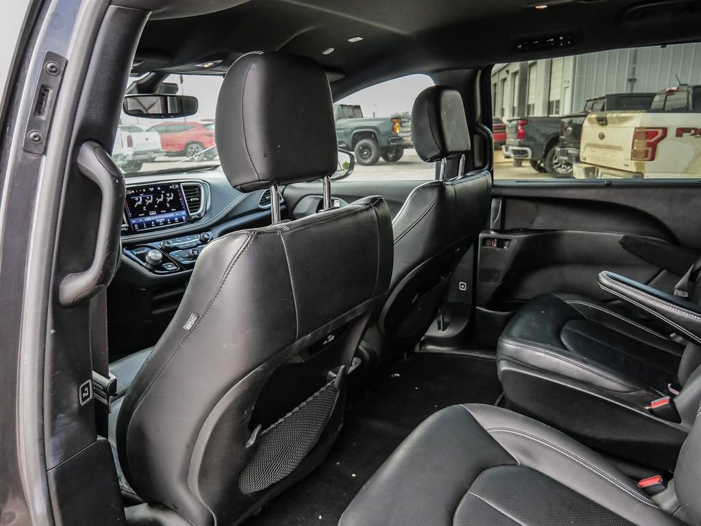 Used 2021 Chrysler Pacifica Touring-L w/ S Appearance Package image 21