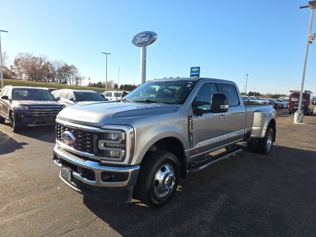 Used 2024 Ford F350 Lariat image 3