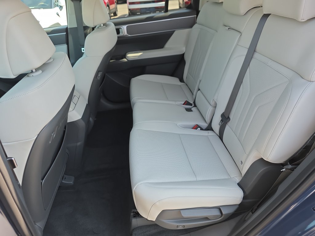 New 2027 Hyundai Santa Fe SEL FWD image 29