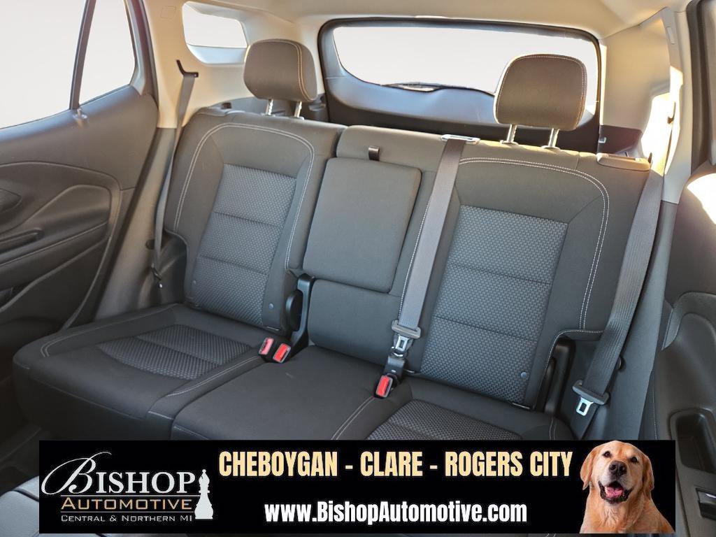 Used 2023 GMC Terrain SLE w/ Driver Convenience Package image 28