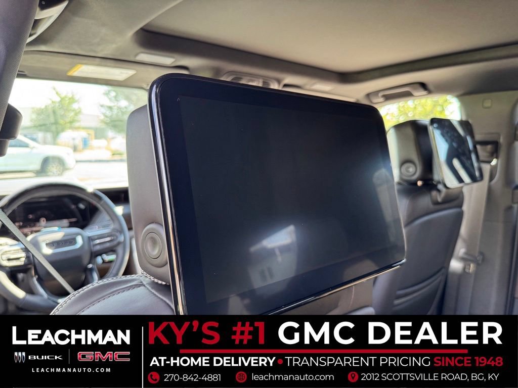 New 2026 GMC Yukon Denali Ultimate w/ LPO, Floor Liner Package AWD/4WD image 15