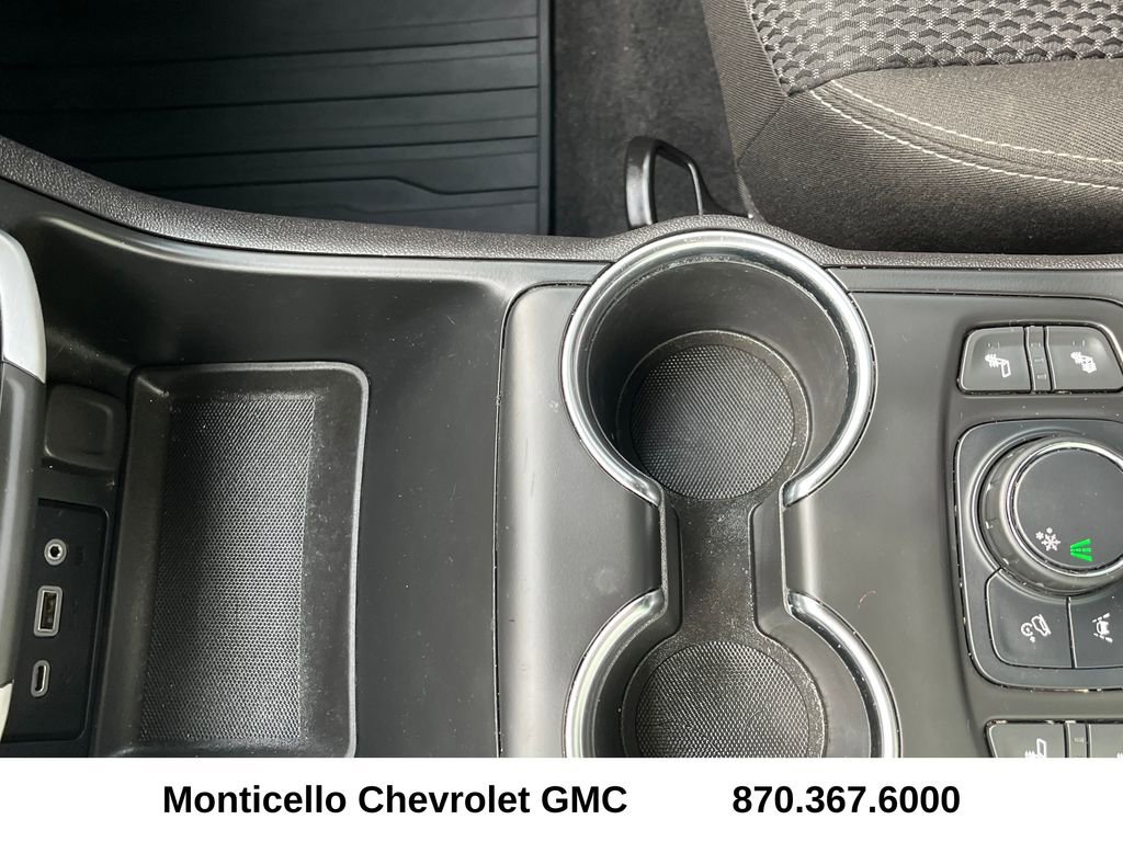 Used 2024 GMC Terrain SLE w/ Driver Convenience Package FWD image 23