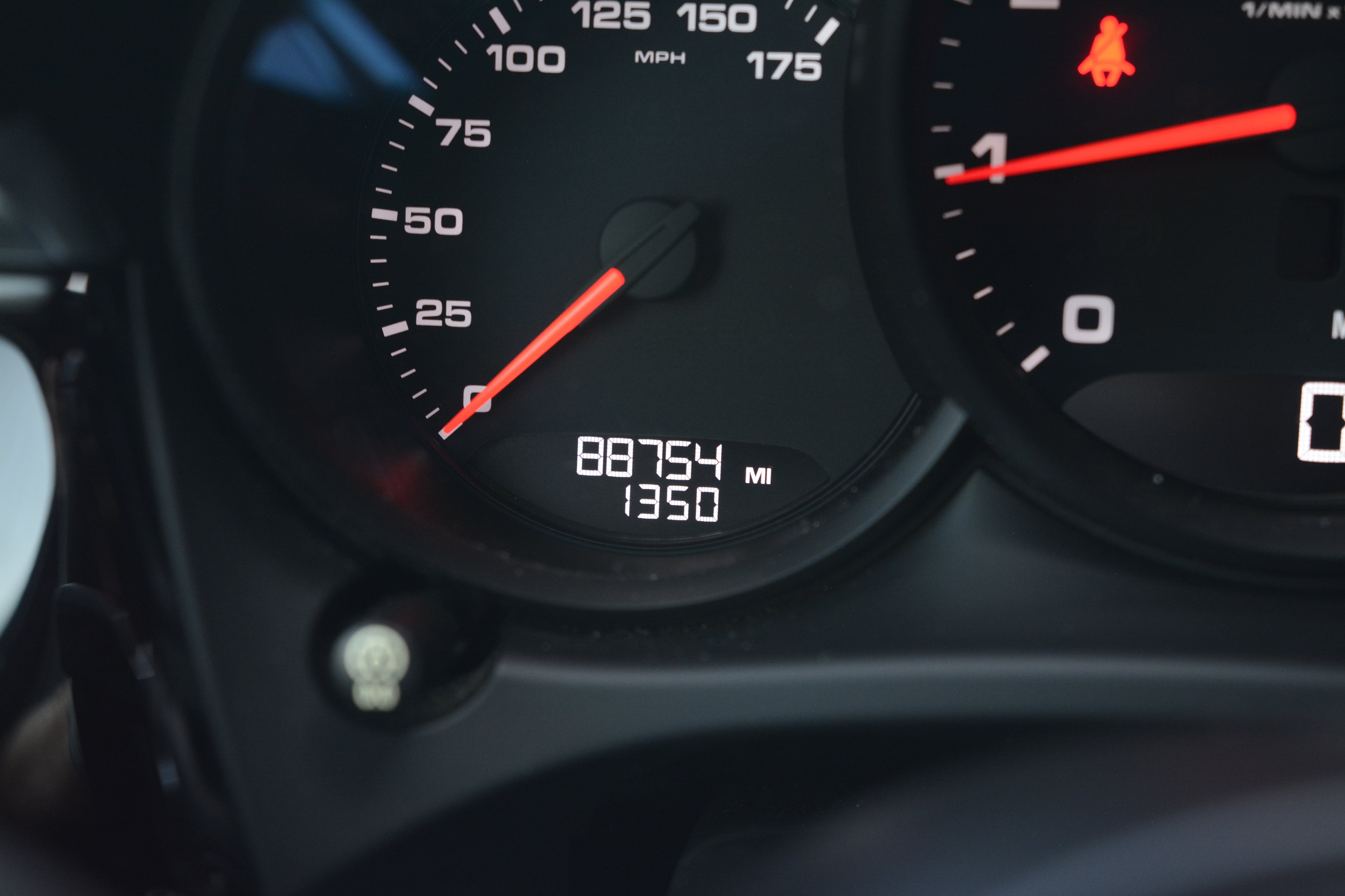 Certified 2019 Porsche Macan AWD/4WD image 18