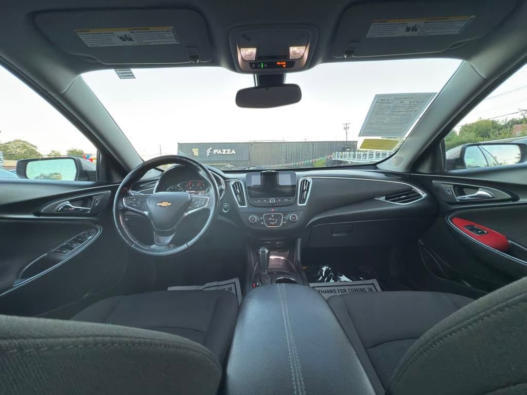 Used 2018 Chevrolet Malibu LT image 17