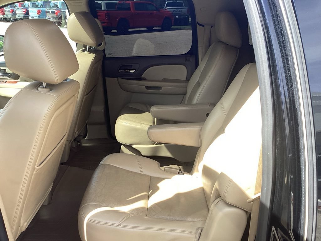Used 2014 Chevrolet Suburban LTZ AWD/4WD image 13