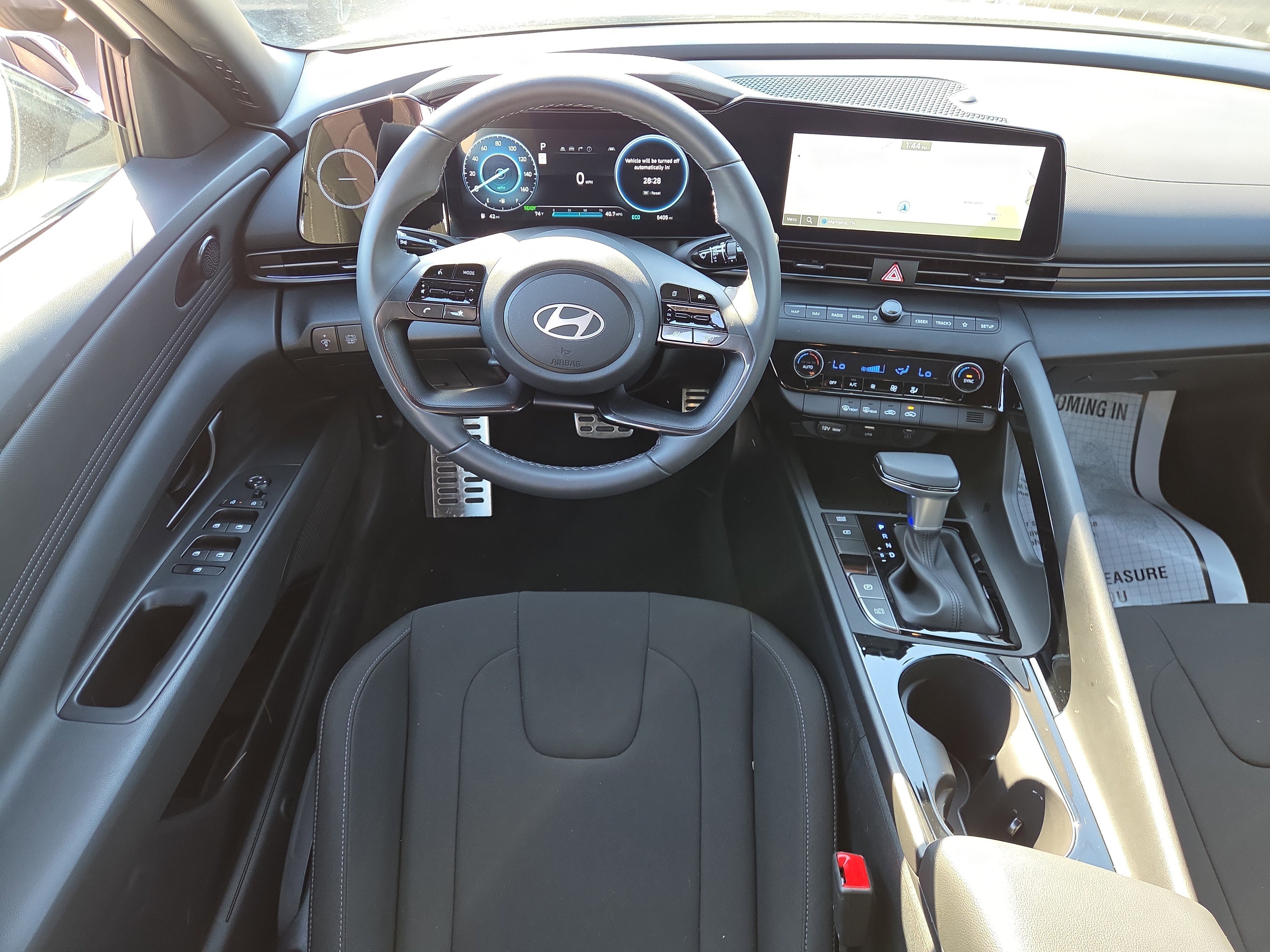 Used 2025 Hyundai Elantra SEL w/ Cargo Package image 9