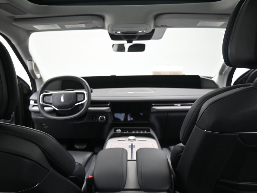 Used 2025 Lincoln Navigator Reserve image 35