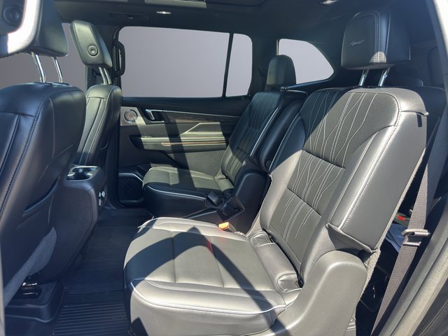 Used 2025 Buick Enclave Avenir w/ Super Cruise Package image 23