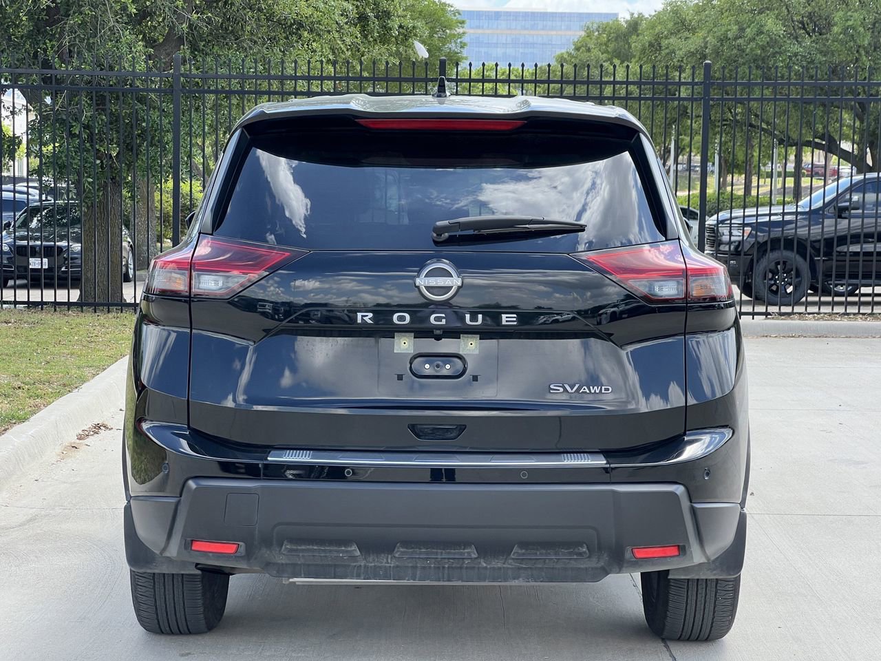 Certified 2024 Nissan Rogue SV image 4