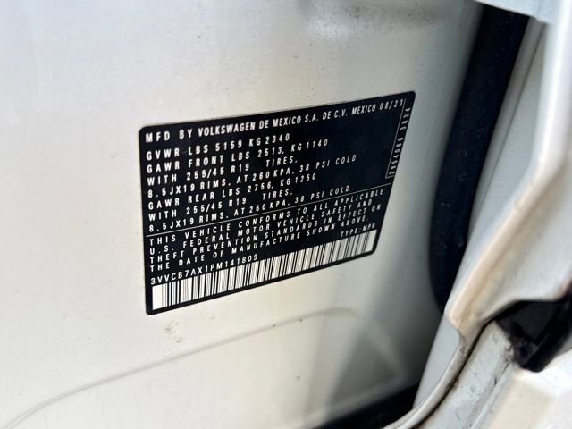 Used 2023 Volkswagen Tiguan SE R-Line image 24