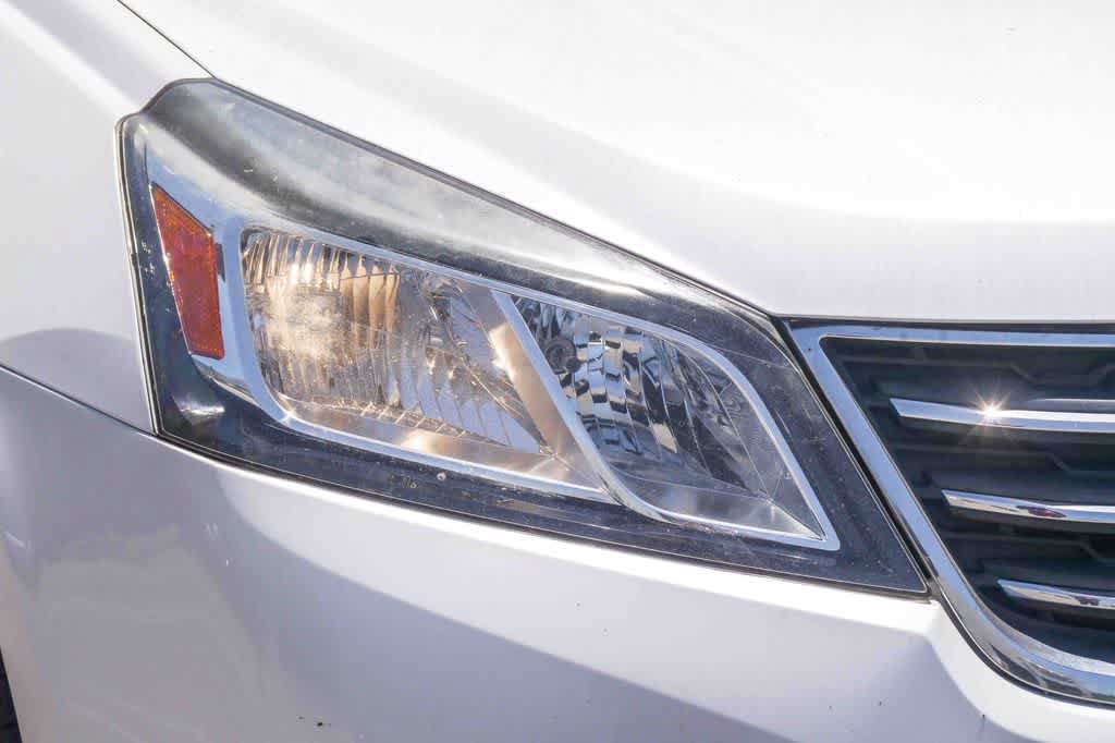 Used 2017 Chevrolet Traverse LT FWD image 4