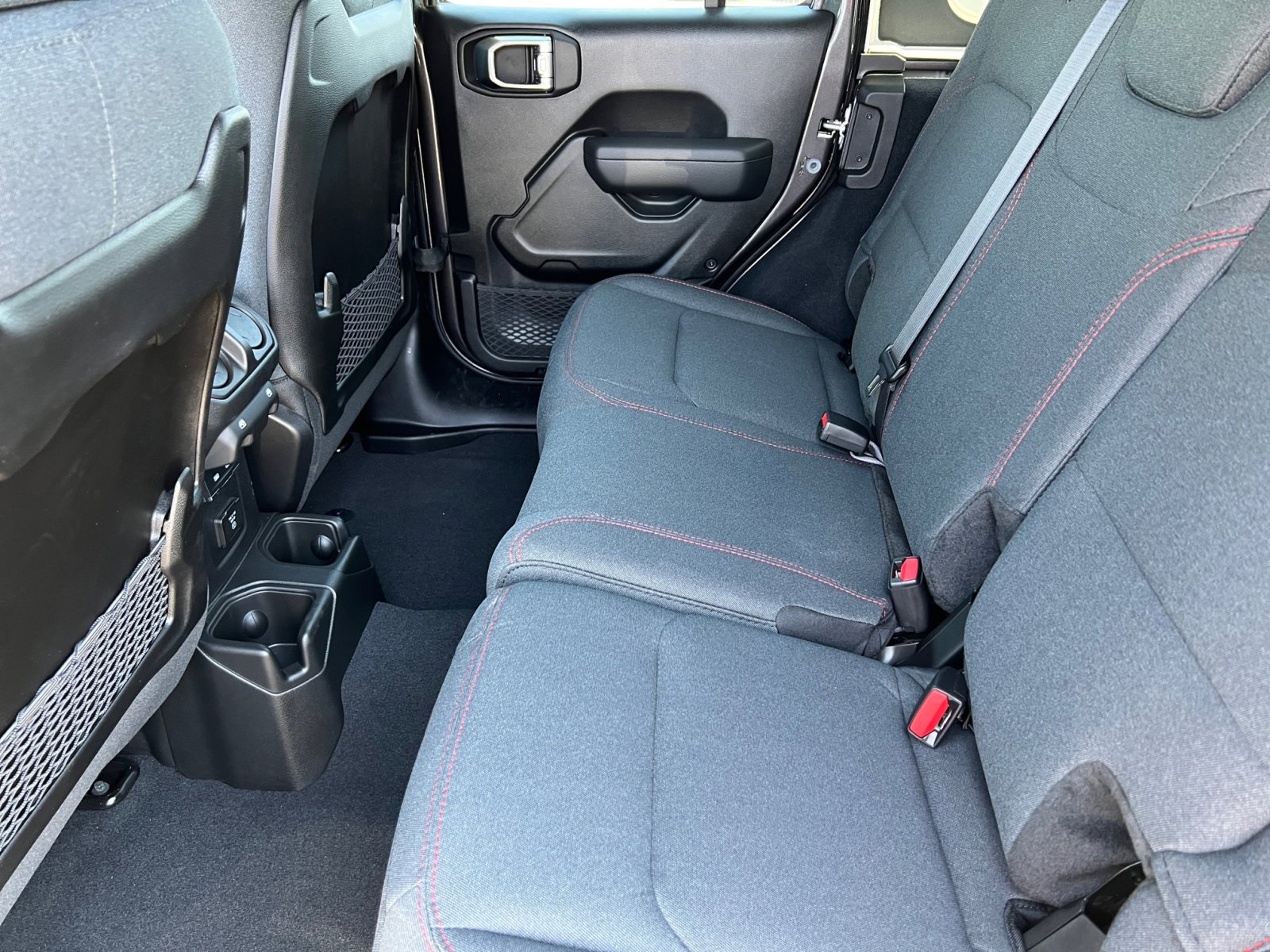 New 2025 Jeep Wrangler Unlimited Rubicon w/ Convenience Group image 17