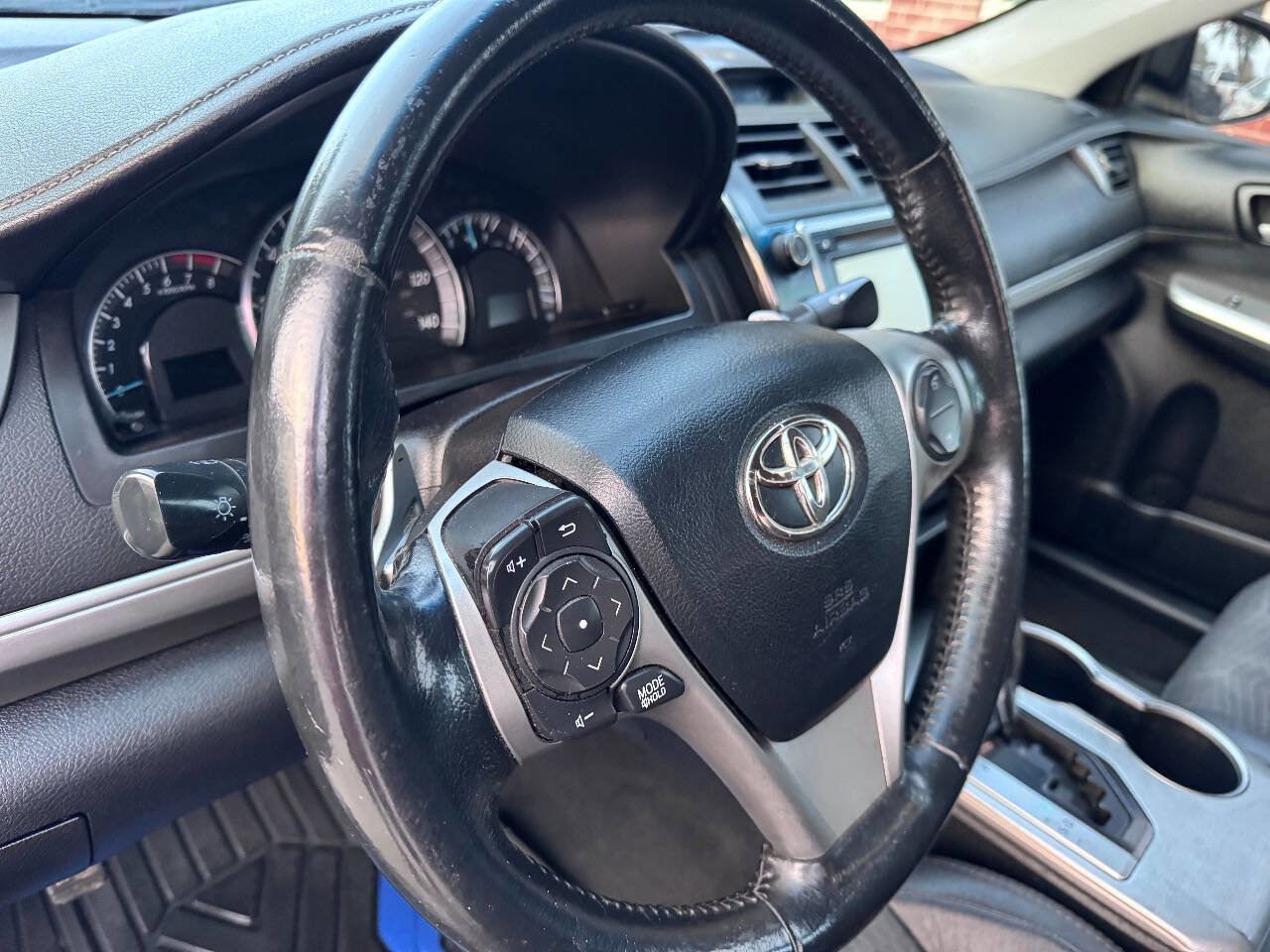 Used 2013 Toyota Camry SE image 18