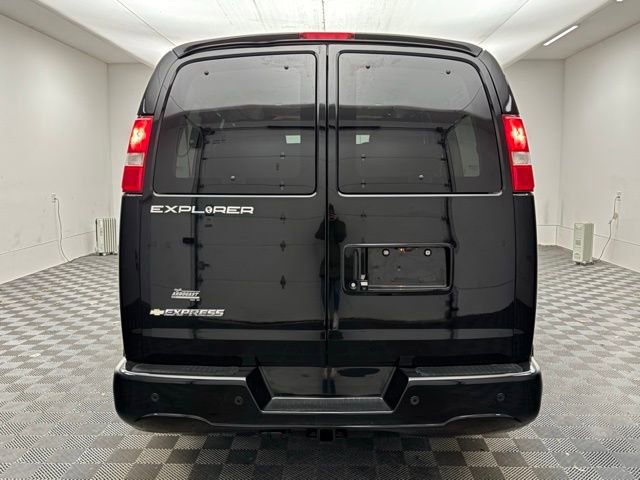 Used 2020 Chevrolet Express 2500 w/ Enhanced Convenience Package image 9