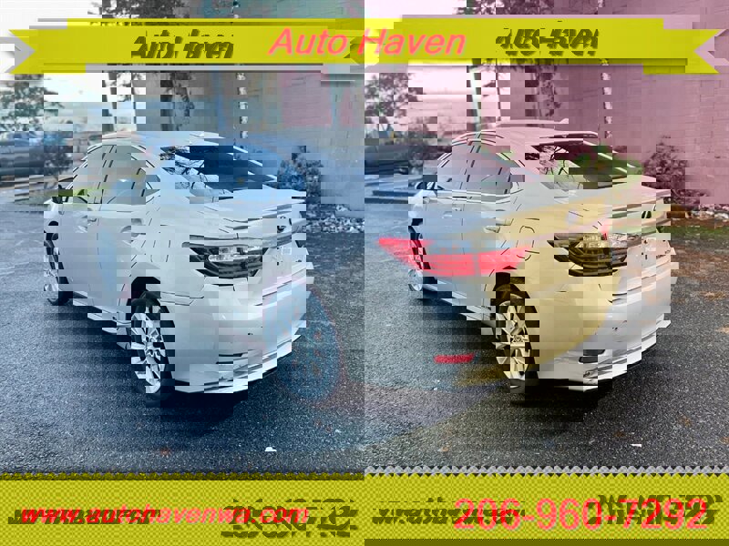 Used 2014 Lexus ES 300h Base w/ Luxury Package w/Bamboo Trim image 5