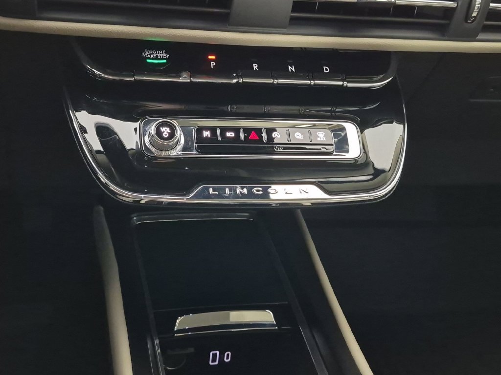 Used 2025 Lincoln Corsair FWD image 26