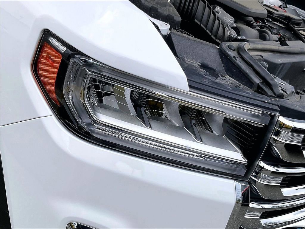Used 2023 GMC Acadia SLT w/ Technology Package AWD/4WD image 33
