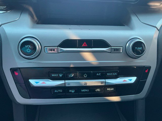 Used 2022 Ford Explorer XLT AWD/4WD image 37