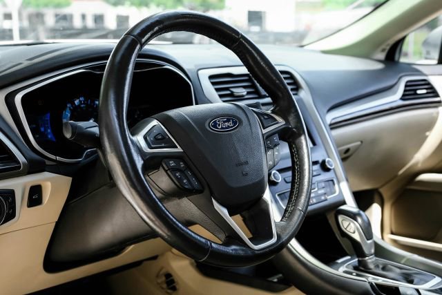 Used 2016 Ford Fusion SE w/ Equipment Group 502A image 21