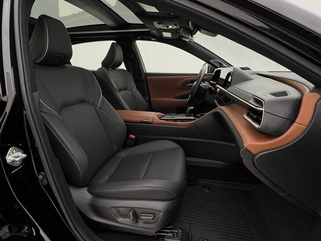 Used 2025 Toyota Crown Limited image 15