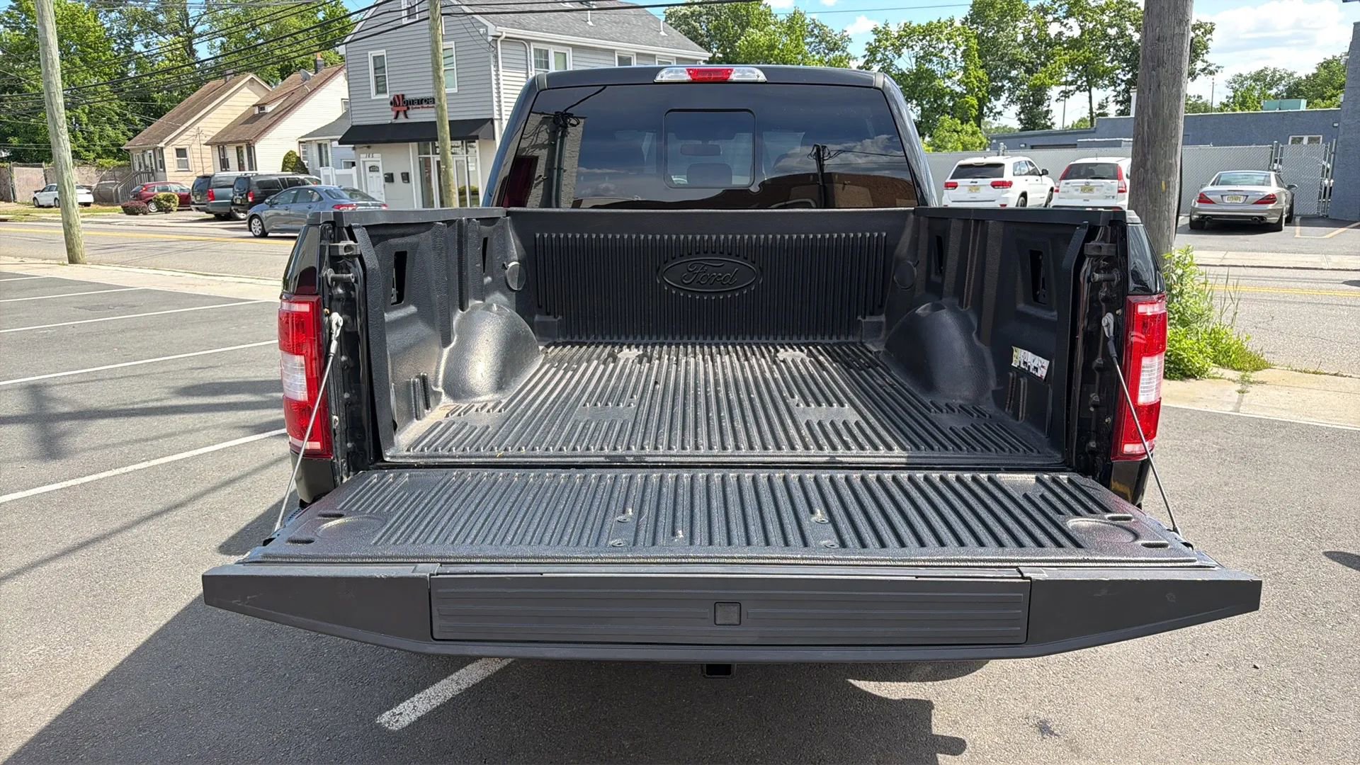 Used 2019 Ford F150 XLT w/ Equipment Group 302A Luxury AWD/4WD image 25