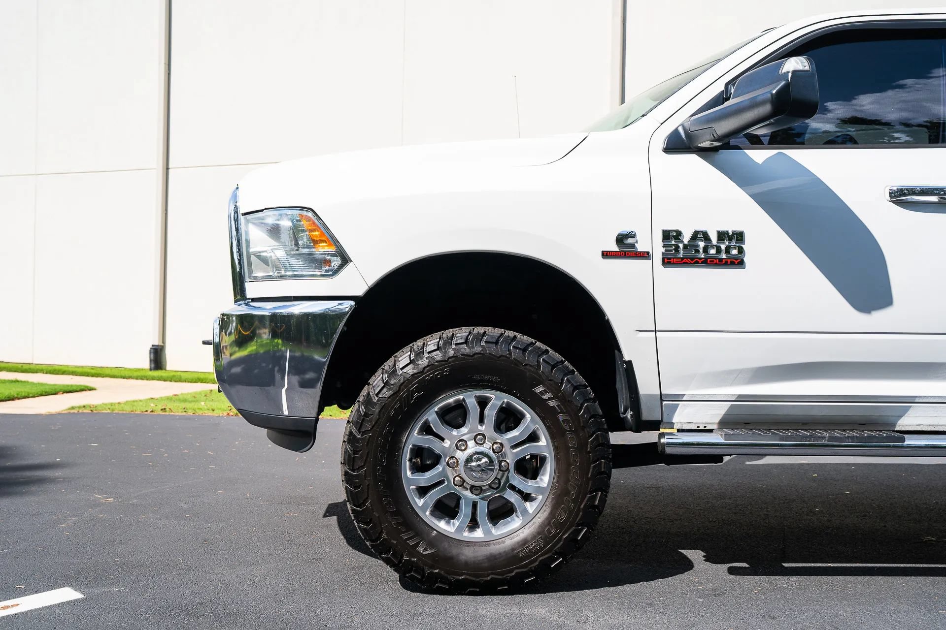 Used 2015 RAM 3500 SLT AWD/4WD image 3