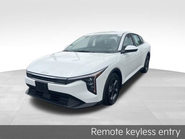 Certified 2025 Kia K4 FWD image 4