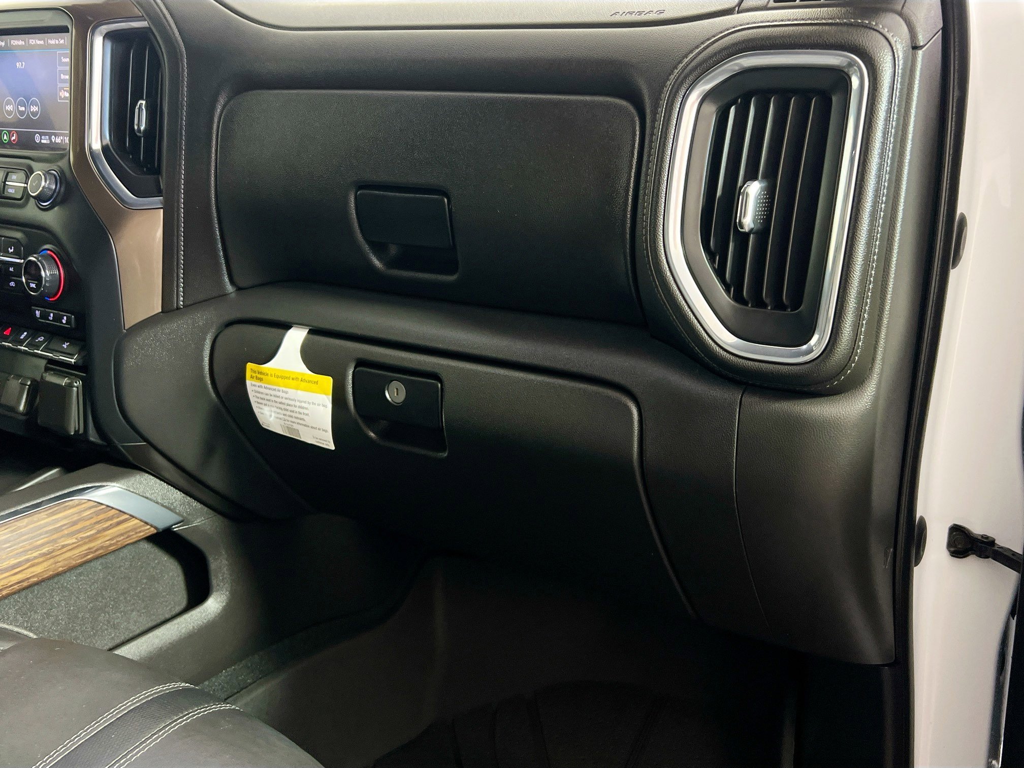 Used 2020 Chevrolet Silverado 1500 High Country w/ Technology Package image 35