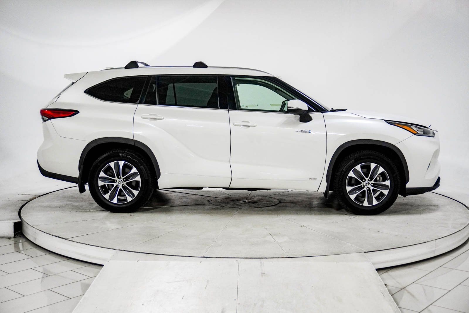 Used 2020 Toyota Highlander XLE image 13