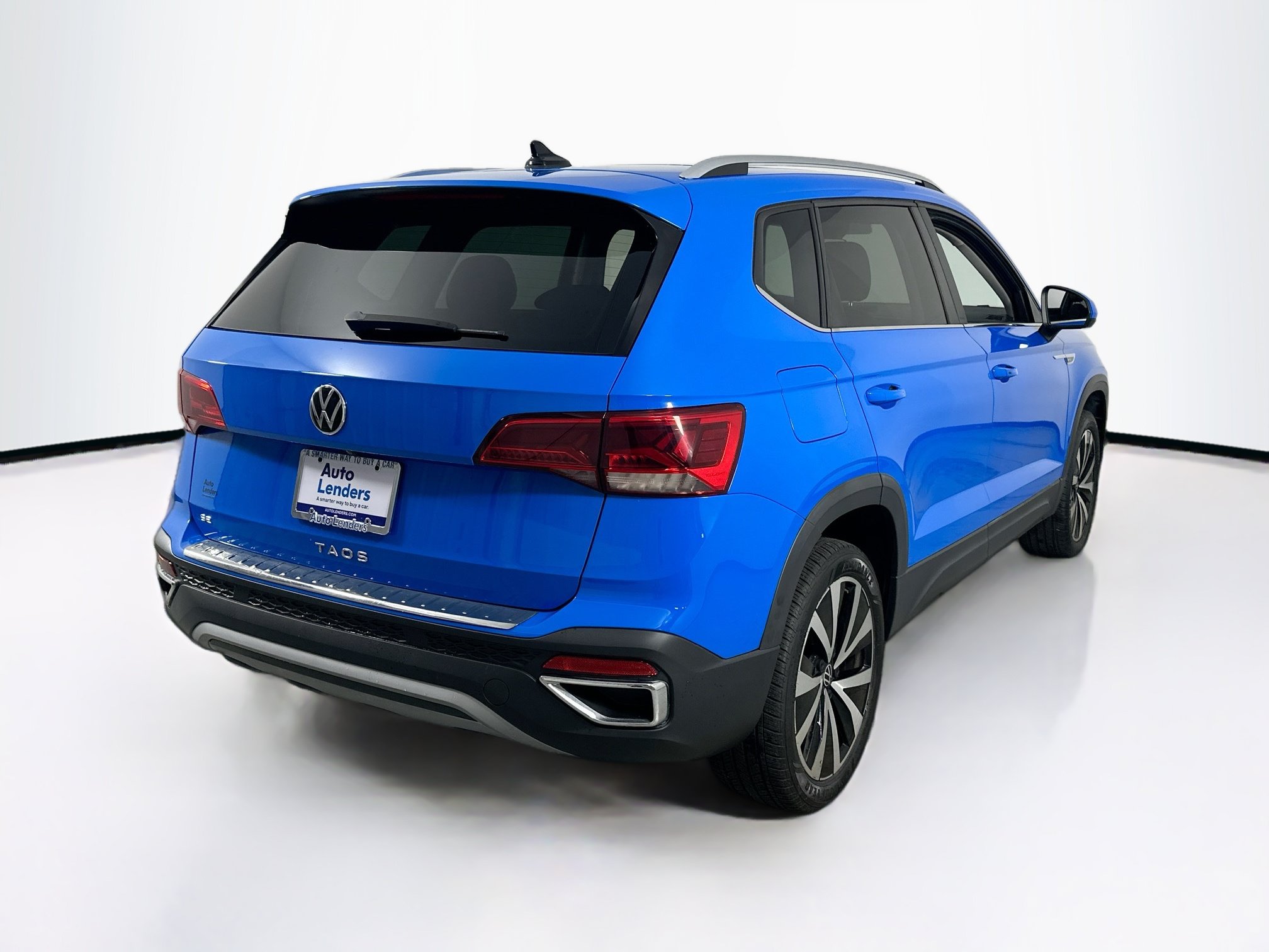 Used 2023 Volkswagen Taos SE FWD image 5