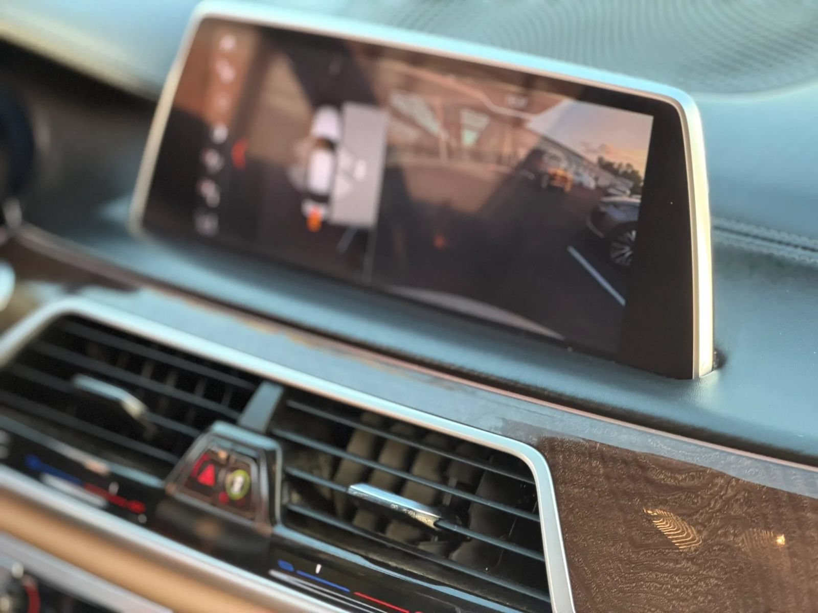 Used 2019 BMW 750i w/ Executive Package RWD image 12