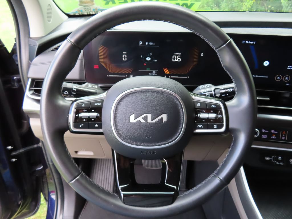 Certified 2025 Kia Carnival FWD image 17