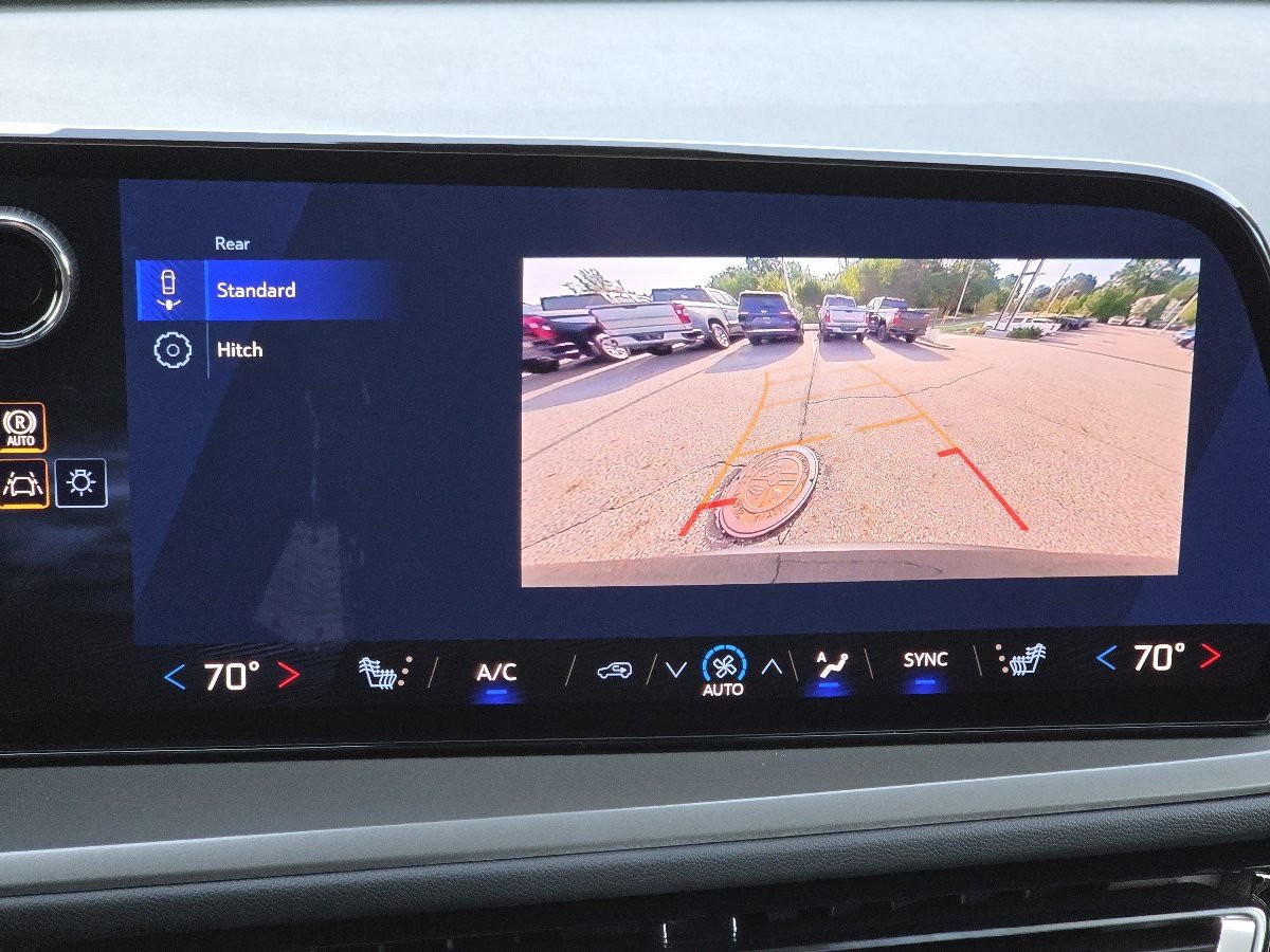New 2027 Chevrolet Traverse LT w/ Sun and Wheel Package FWD image 8