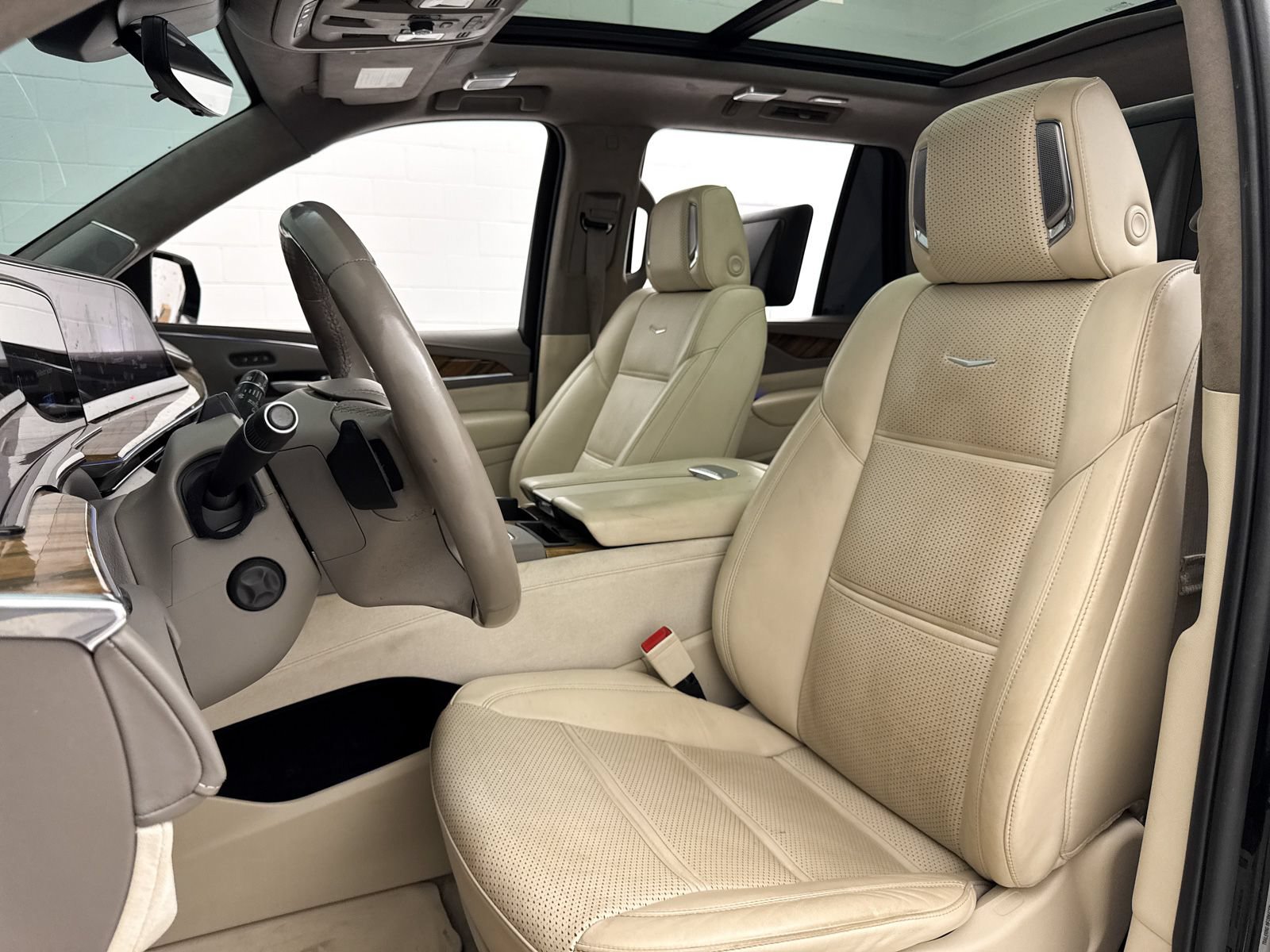 Used 2022 Cadillac Escalade Sport Platinum AWD/4WD image 23