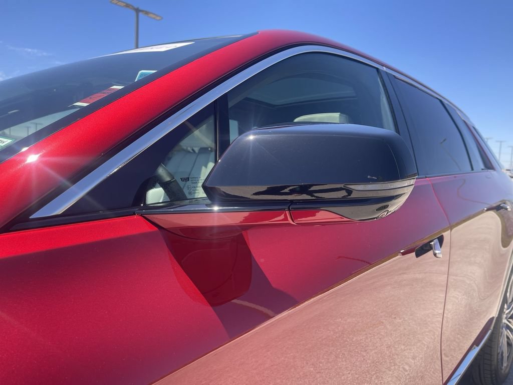 Certified 2025 Cadillac Lyriq Luxury AWD/4WD image 12