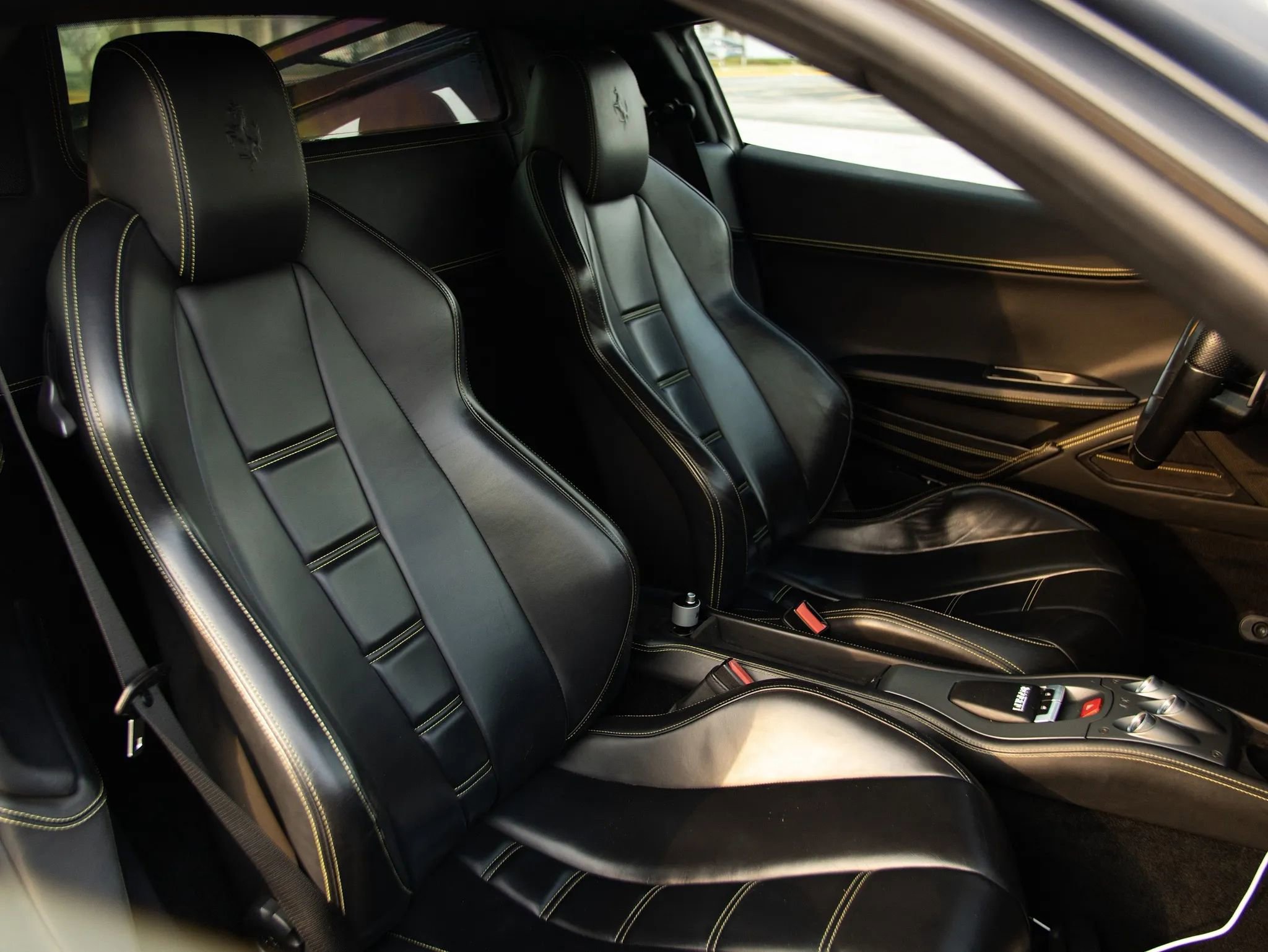 Used 2010 Ferrari 458 Italia Coupe image 36