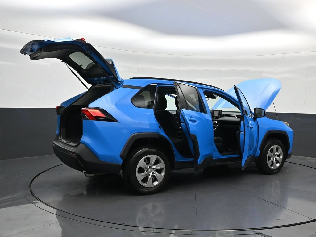Used 2020 Toyota RAV4 LE FWD image 30