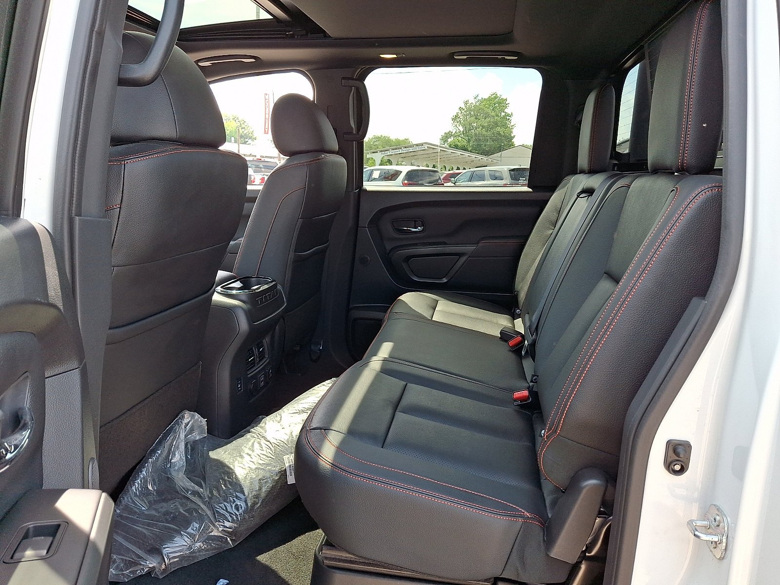 Certified 2024 Nissan Titan PRO-4X w/ Pro-4x Convenience Package AWD/4WD image 10