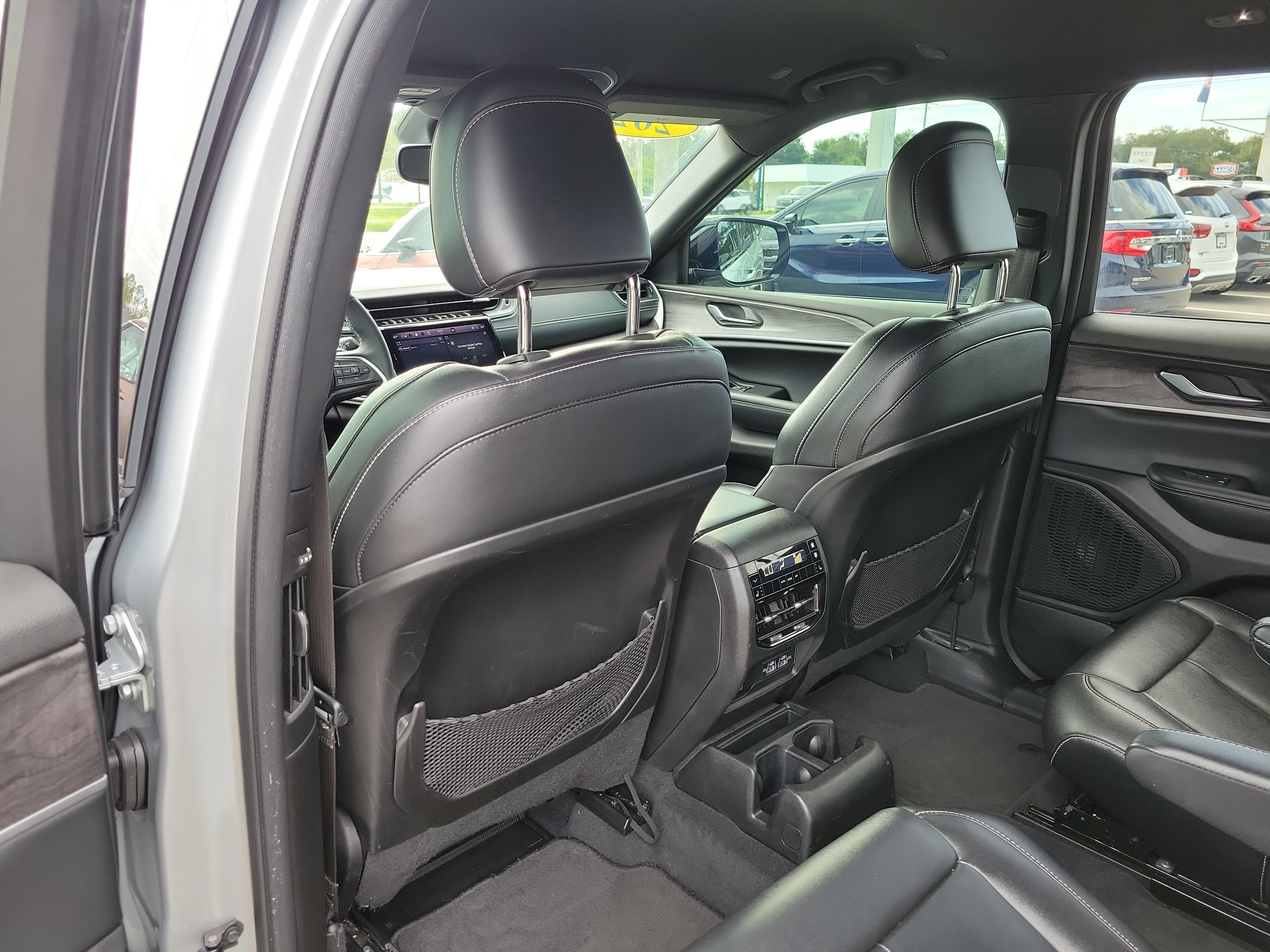 Used 2024 Jeep Grand Cherokee L Limited RWD image 17