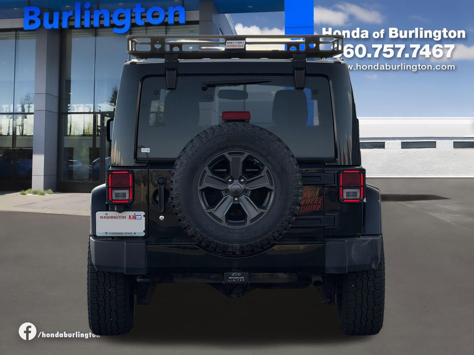 Used 2017 Jeep Wrangler Unlimited Sahara w/ Connectivity Group AWD/4WD image 5