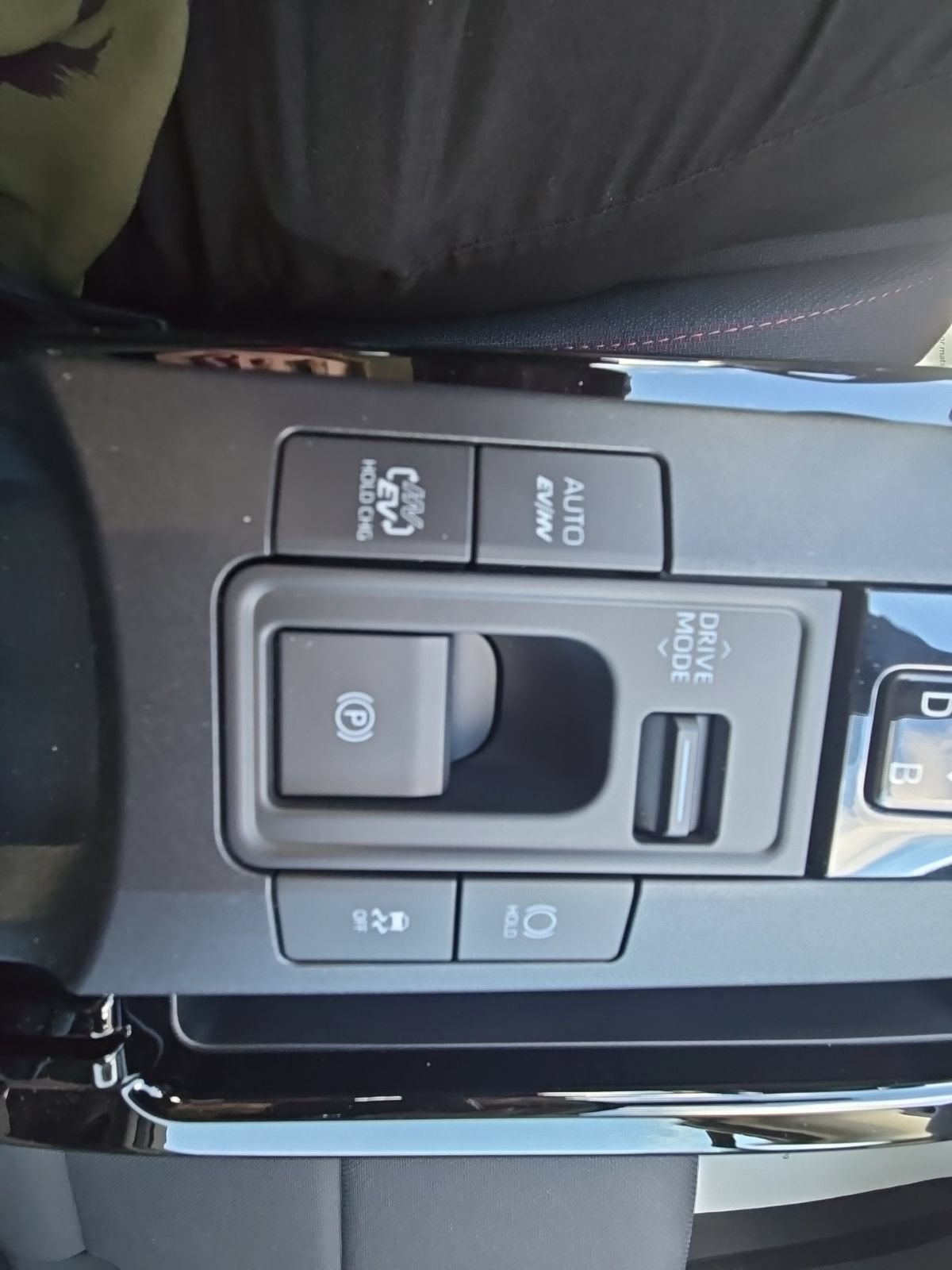 New 2025 Toyota Prius Plug-In Hybrid FWD image 20