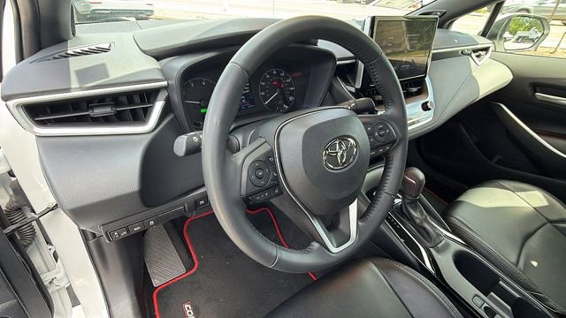 Used 2023 Toyota Corolla SE w/ SE Package image 31