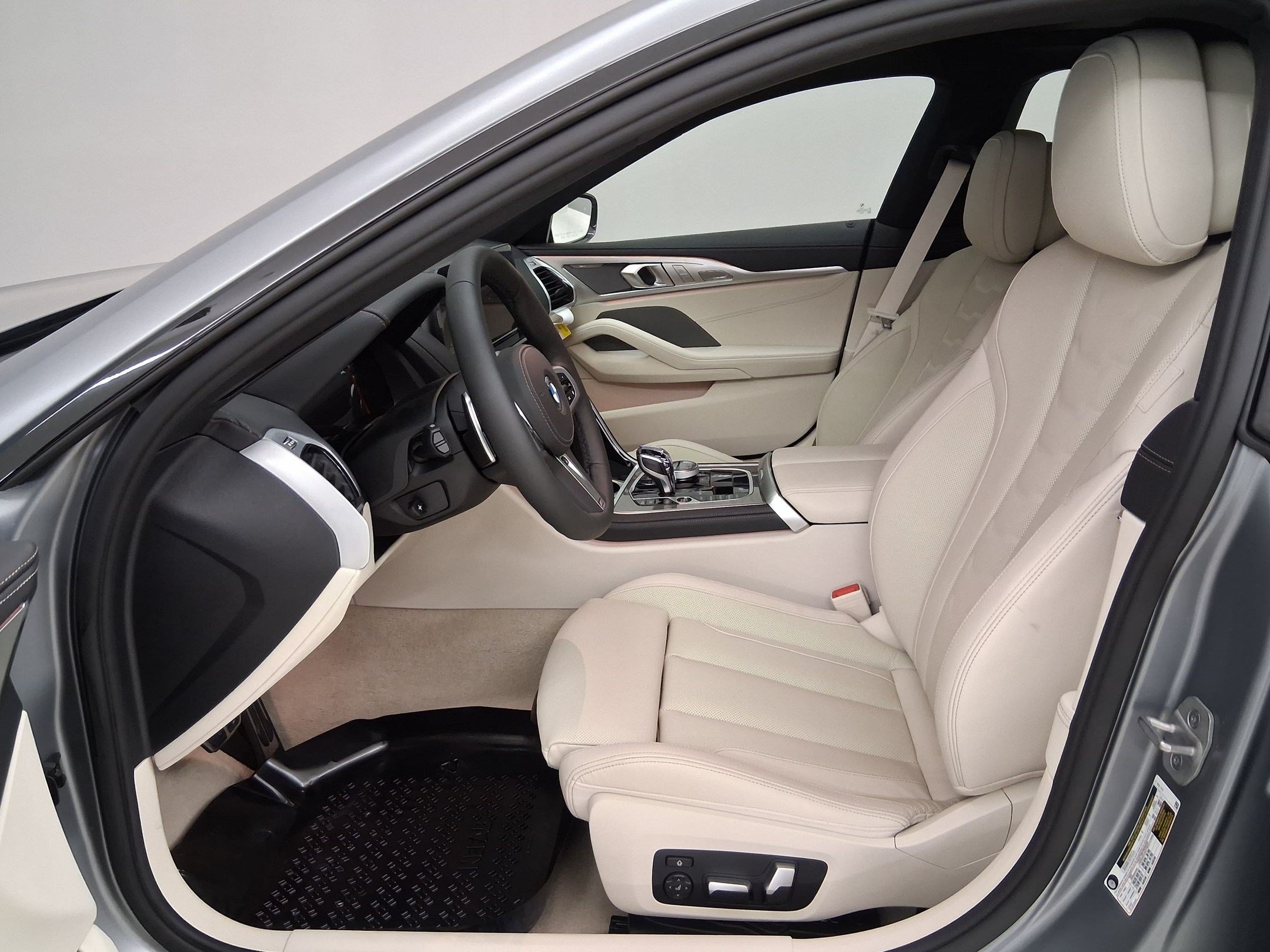 New 2026 BMW 840i w/ M Sport Professional Package RWD image 3