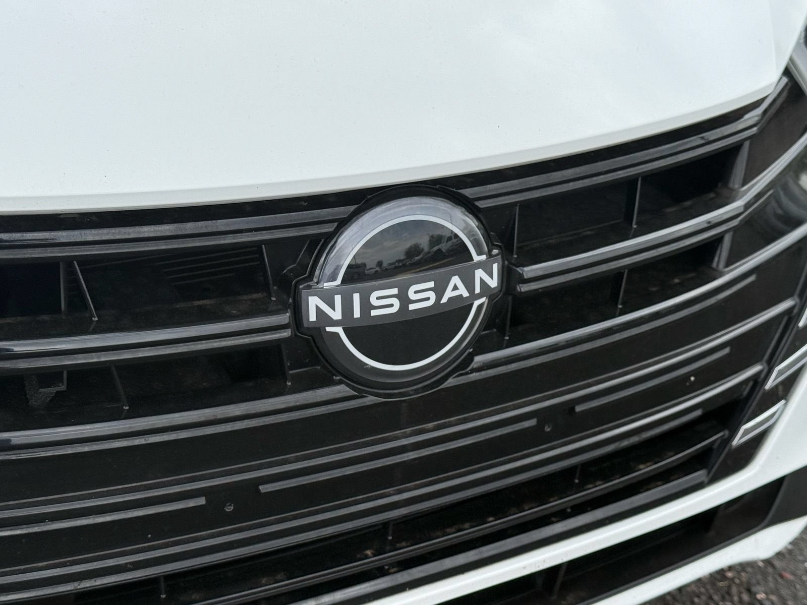 Used 2025 Nissan Versa S w/ Trunk Package FWD image 30